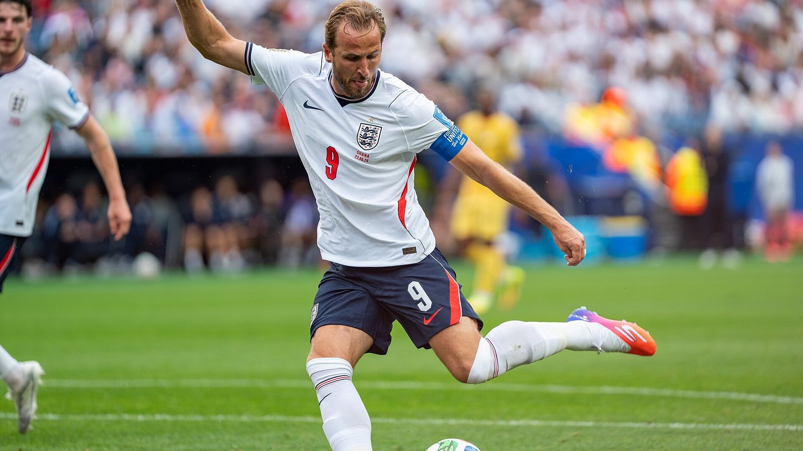 Harry Kane gana el Balón de Oro 2026 y Charlyn Corral hace historia como mejor delantera