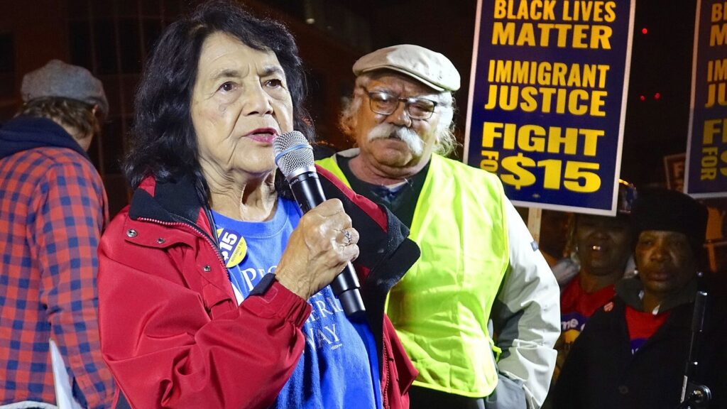 Muere Dolores Huerta, cofundadora del sindicato de trabajadores del campo, a los 96 años