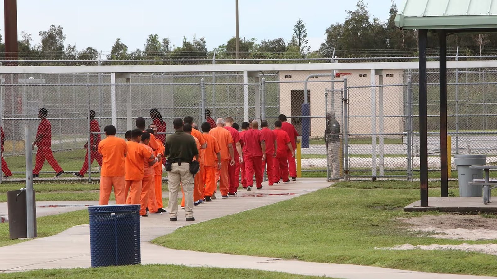 Reportan huelga de hambre de al menos 20 detenidos en el centro Krome de Miami