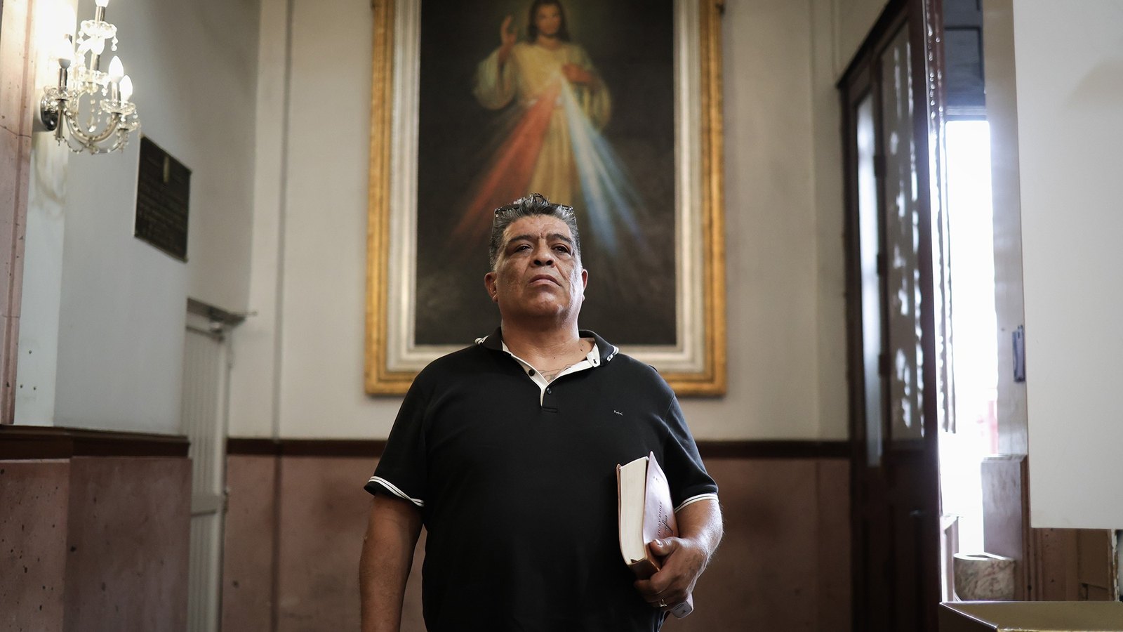 Un padre de Fresno que dice vivir en EE.UU. desde niño fue deportado a México 14 días después de su arresto
