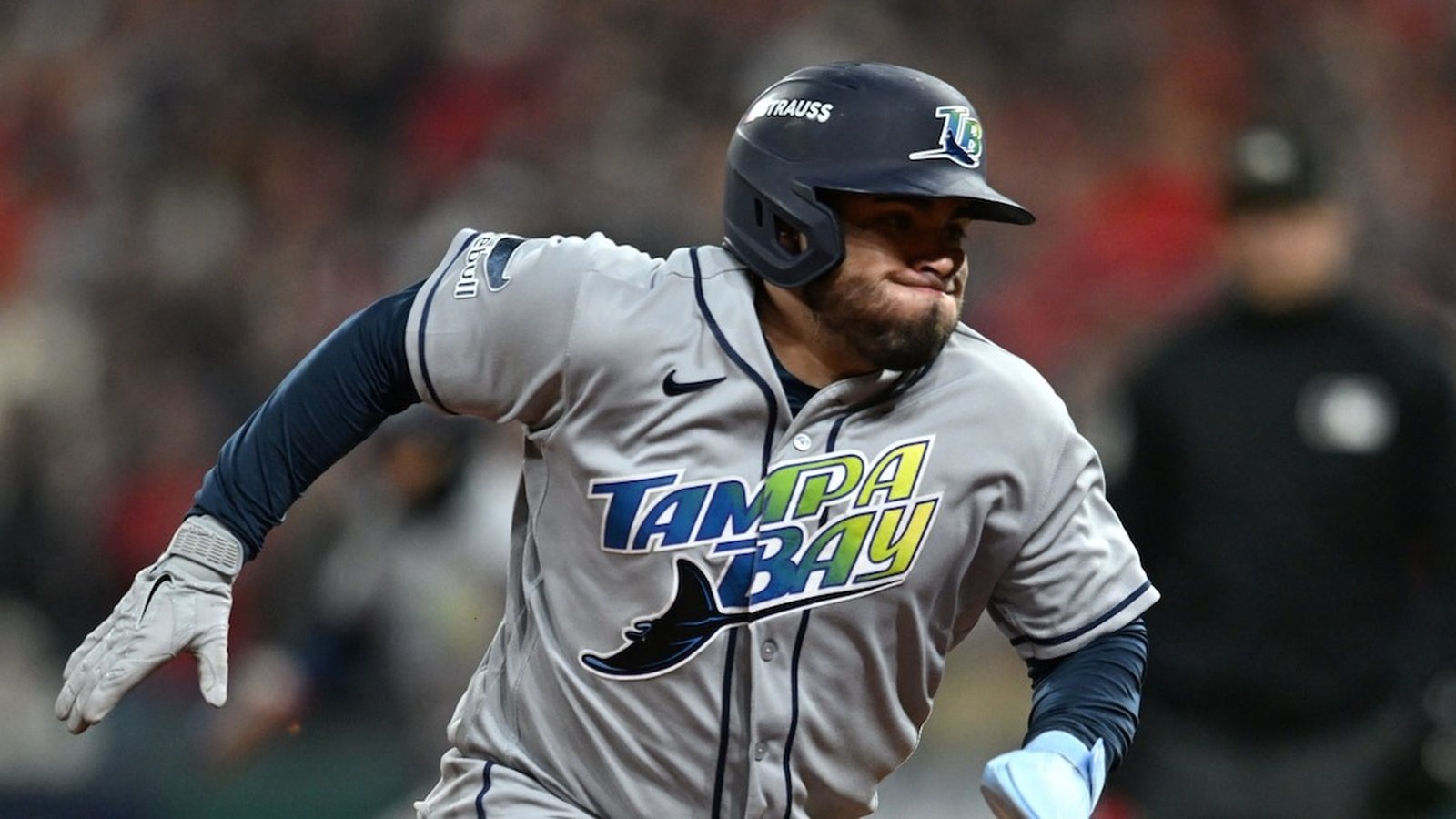 Venezolanos y dominicanos de los Cerveceros llegan a la Serie Mundial contra los Rays