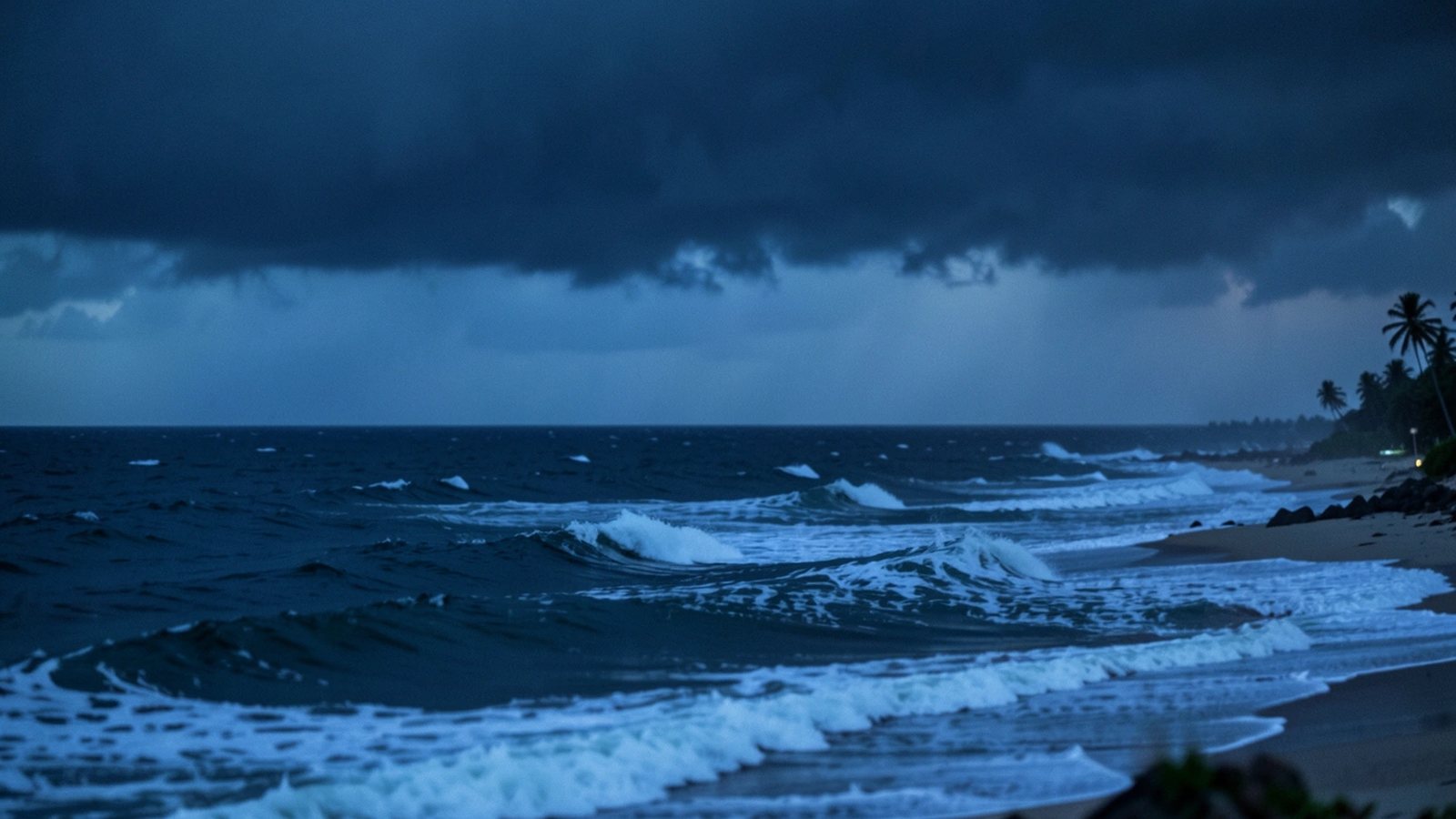 El huracán Vance, de categoría 2, mantiene lluvias y oleaje en el sur de México