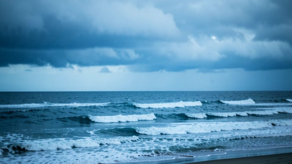 Mareas altas inundan el sur de Florida el domingo y el servicio meteorológico advierte de más el lunes y martes
