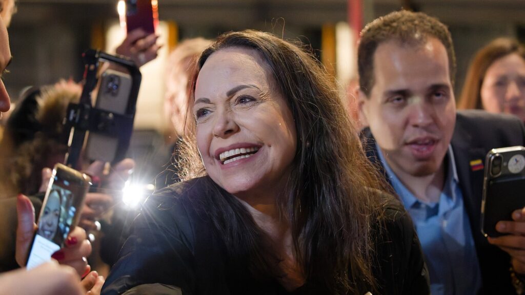 María Corina Machado regresa a Venezuela tras diez meses fuera del país