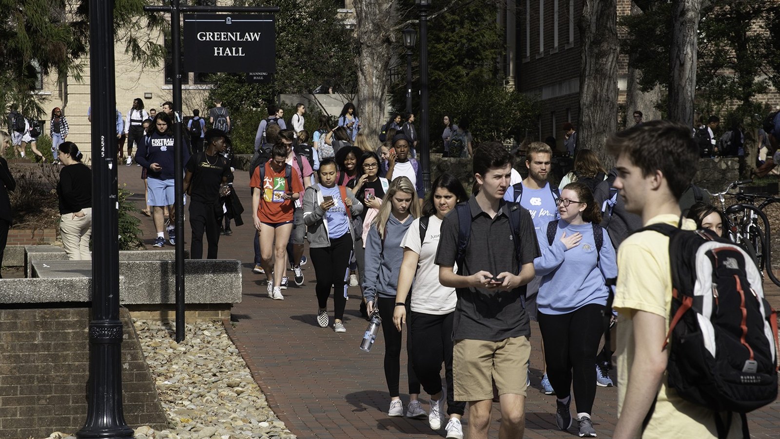 SB 153 de Carolina del Norte: qué pueden y qué no pueden compartir las universidades de la UNC con ICE