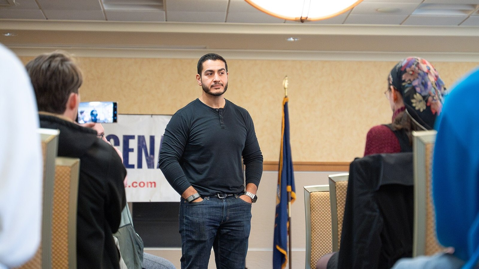 Trump dice que El-Sayed, candidato al Senado por Michigan, quiere que pase por detector de metales