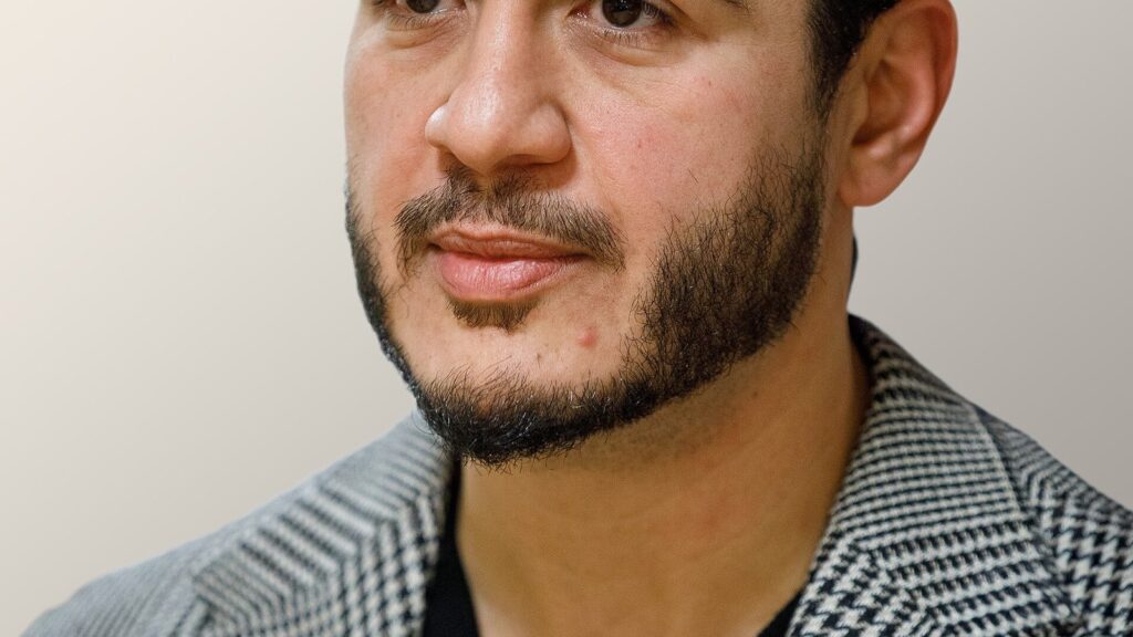 Trump dice que El-Sayed, candidato al Senado por Michigan, quiere que pase por detector de metales