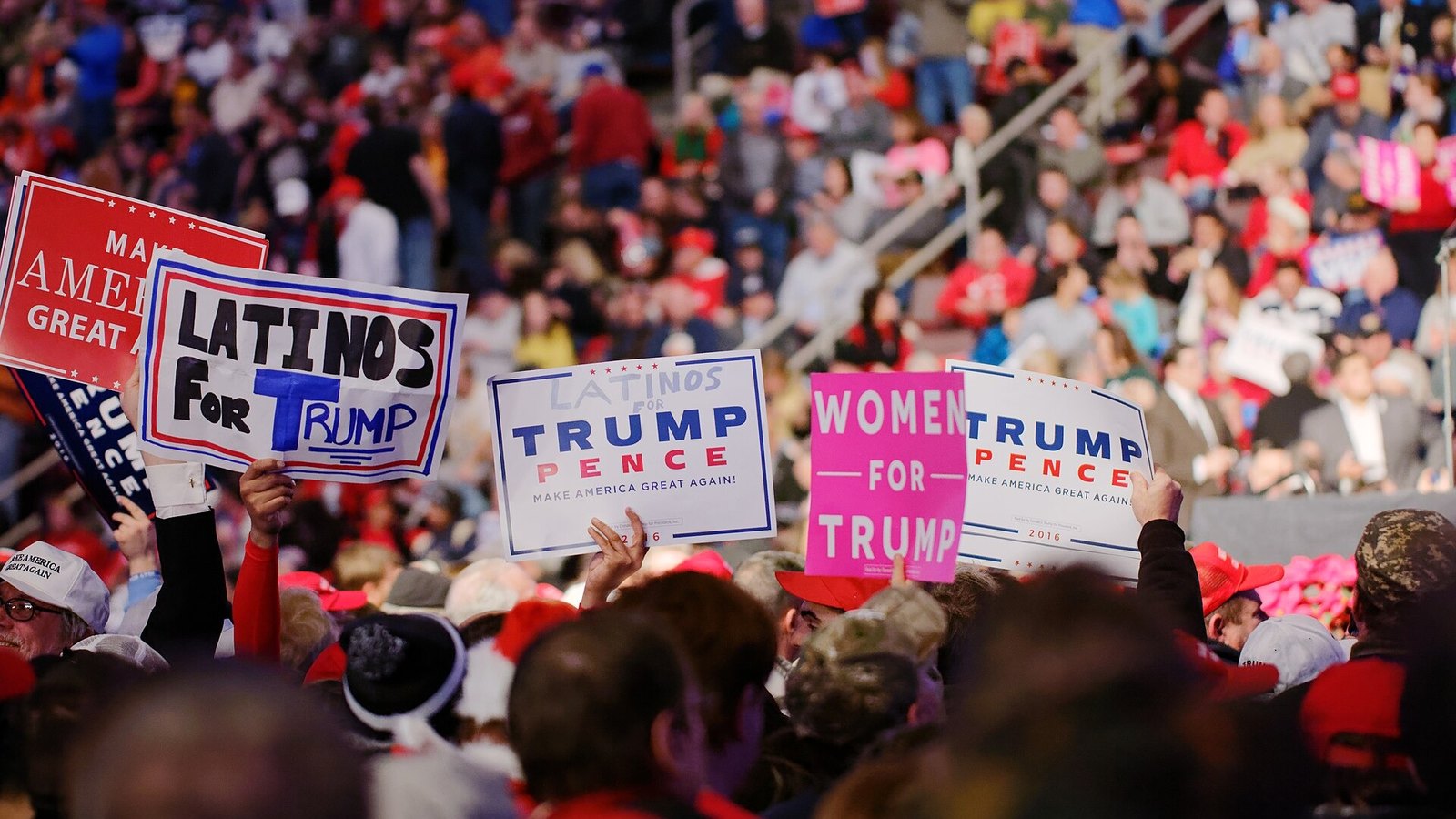 Pew: 51% de los votantes latinos apoya a demócratas para la Cámara y 24% a republicanos